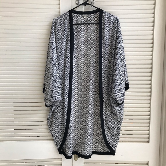 Eyeshadow Tops - 🖤 Unique Kimono 🖤